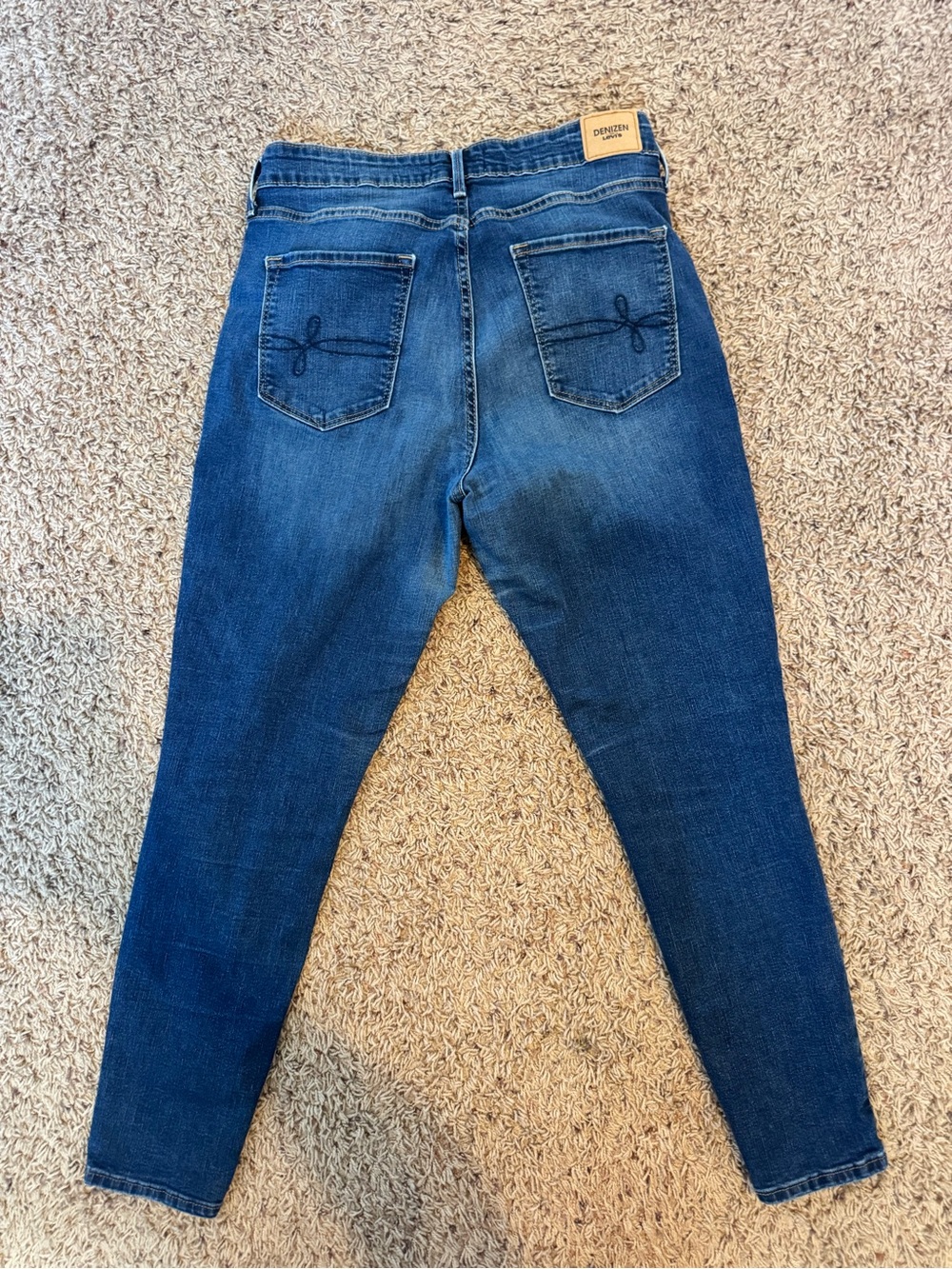 Denizen from Levi's high rise skinny jeans size 10 Short